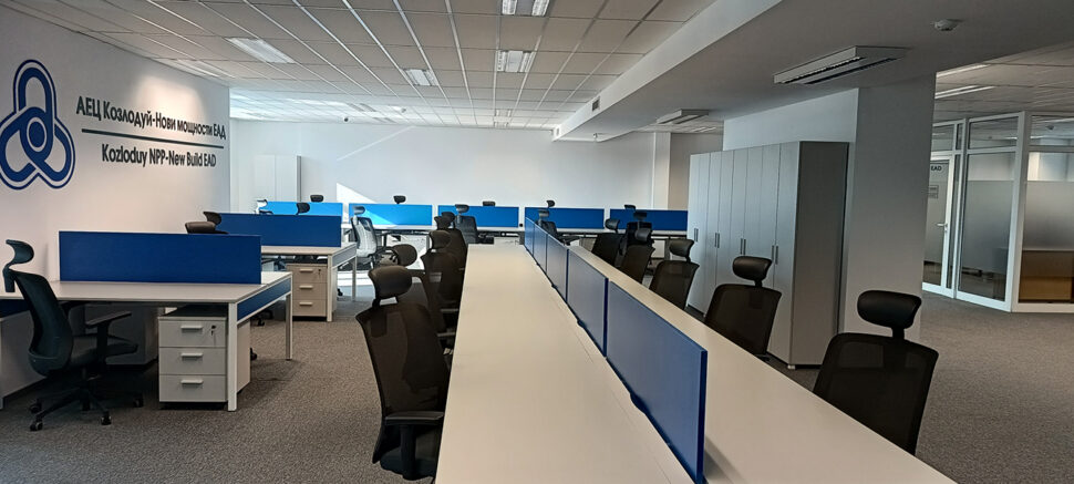 Оперативни бюра и високи офис шкафове