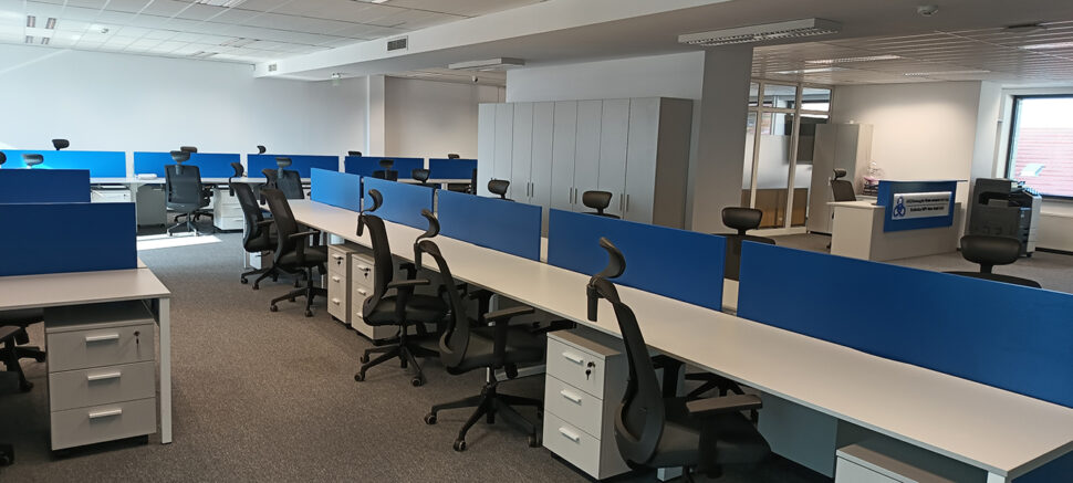 Оперативни офис бюра с контейнери